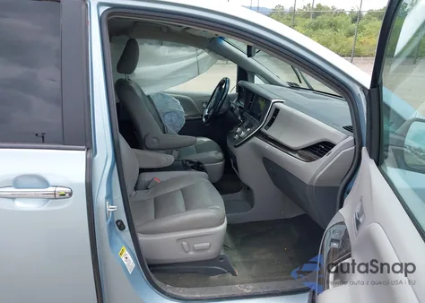 2016 Toyota Sienna Xle 8 Passenger from USA, damaged, VIN 5TDYK3DC7GS692977